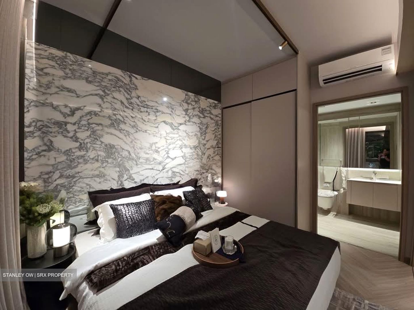 River Modern (D9), Apartment #527440411
